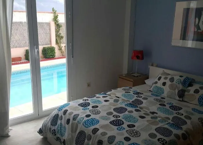 Magnificent 5 Bedroom In Front *