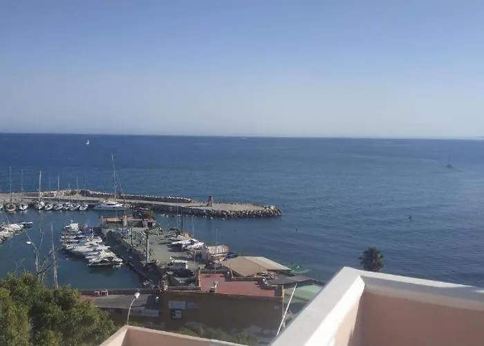 Magnificent 5 Bedroom In Front Vila Màlaga