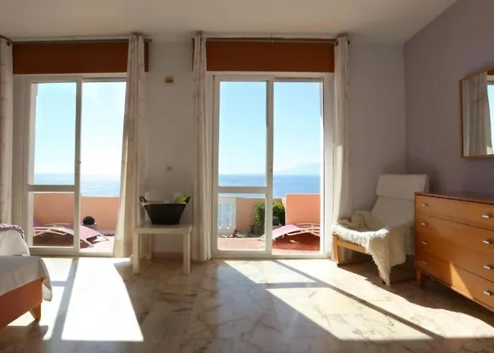 Magnificent 5 Bedroom In Front Vila *
