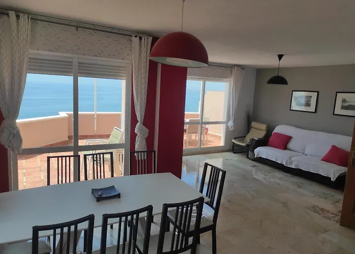 Magnificent 5 Bedroom In Front Màlaga
