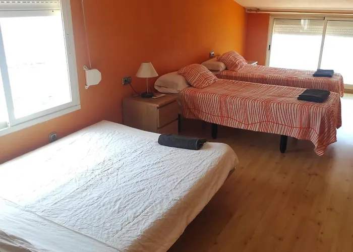 Vila Magnificent 5 Bedroom In Front
